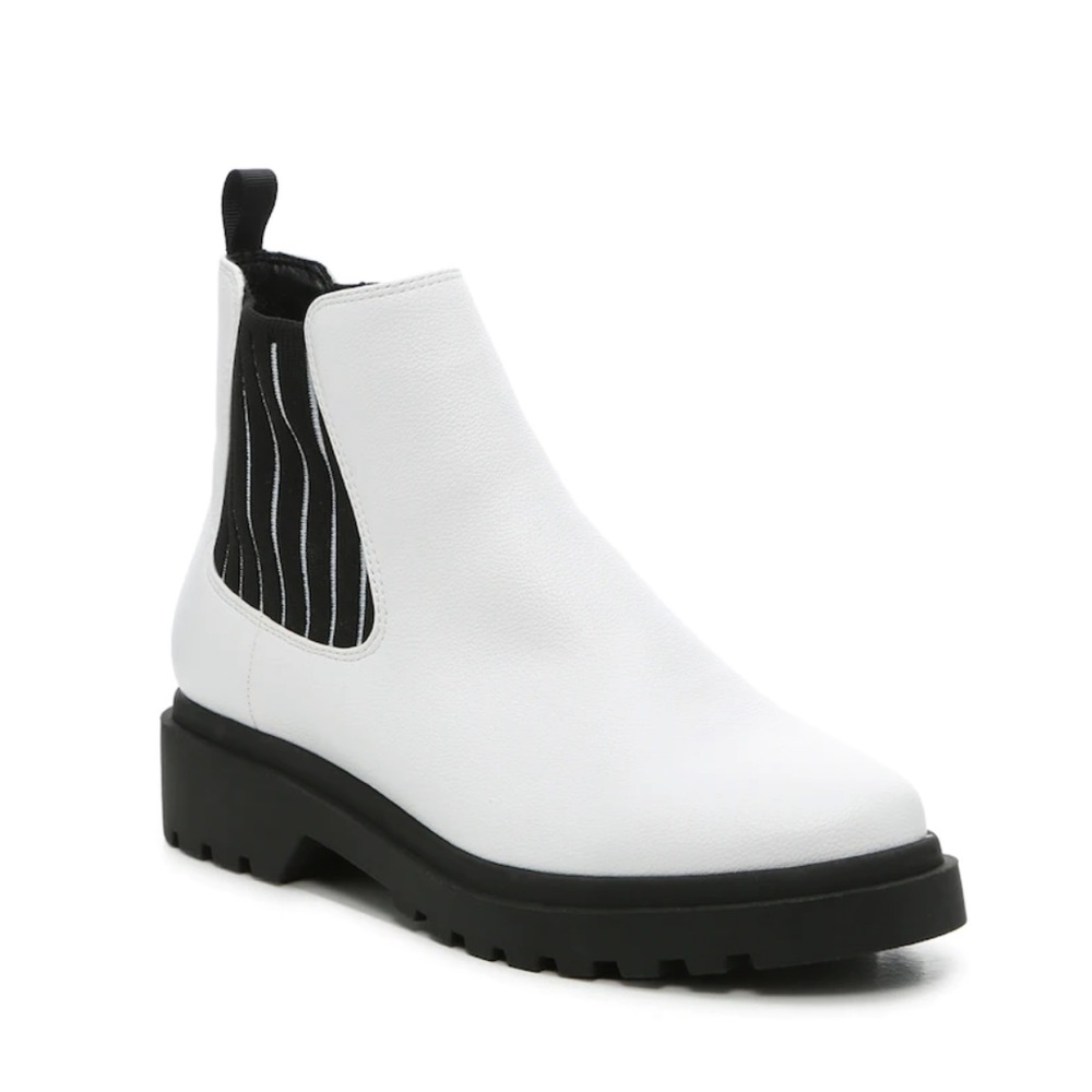 *NWT* Gwenda Chelsea Boot